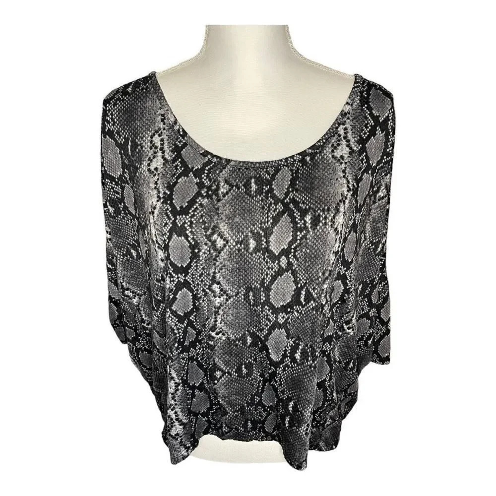 Express Women’s Small Oversized Butterfly Cropped Top Snakeskin Print Grey Black